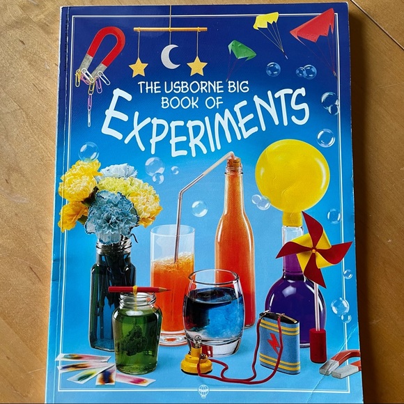 The Usborne Big Book of Experiments - Picture 1 of 6